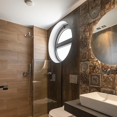 Villa Monti Luxury Villa, With Heated Pool & Hot Tub *