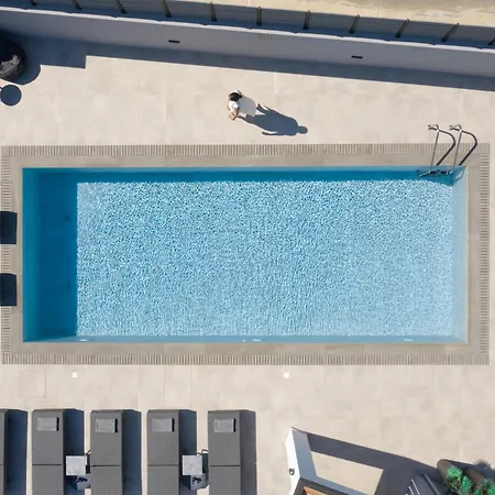Monti Luxury Villa, With Heated Pool & Hot Tub Villa *