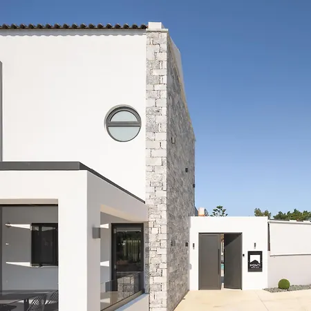 Villa Monti Luxury Villa, With Heated Pool & Hot Tub