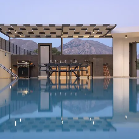 Villa Monti Luxury Villa, With Heated Pool & Hot Tub