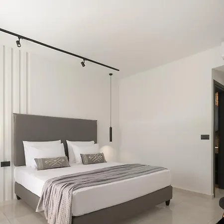 Monti Luxury Villa, With Heated Pool & Hot Tub Villa *