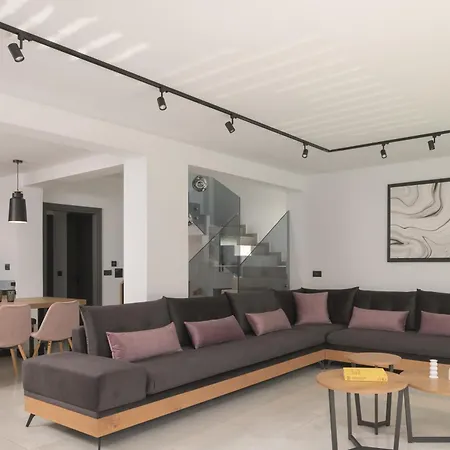 Monti Luxury Villa, With Heated Pool & Hot Tub Villa
