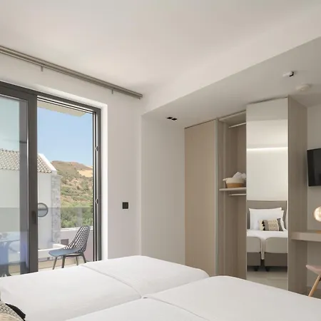 Villa Monti Luxury Villa, With Heated Pool & Hot Tub *