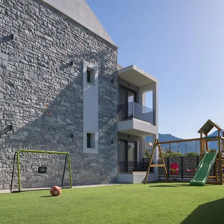 Monti Luxury Villa, With Heated Pool & Hot Tub Villa